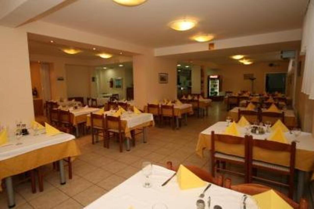 Hotel Porto ซาดาร์ ภายนอก รูปภาพ