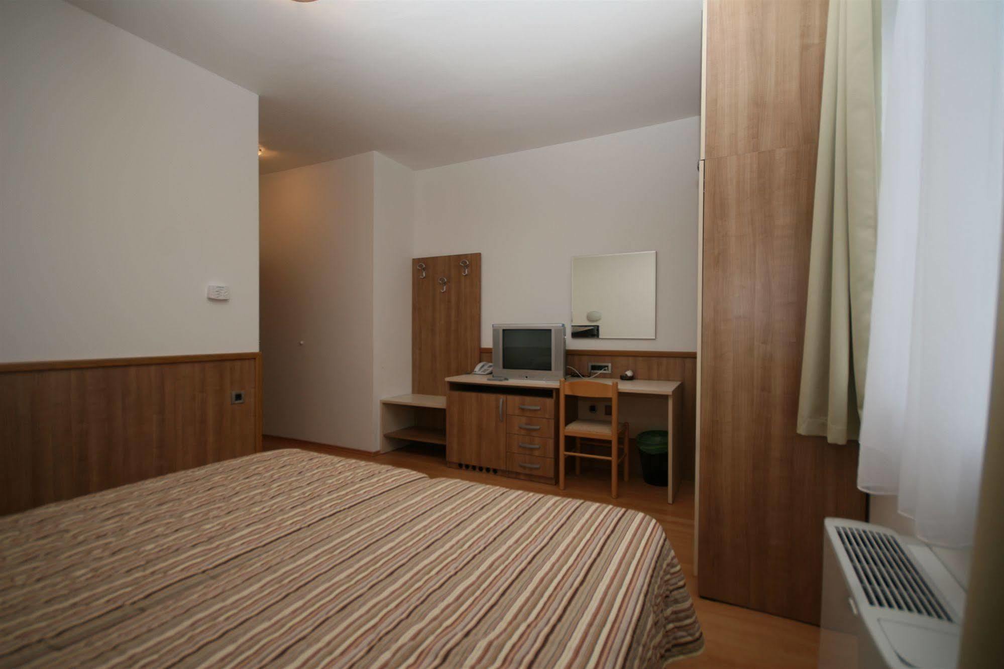 Hotel Porto ซาดาร์ ภายนอก รูปภาพ